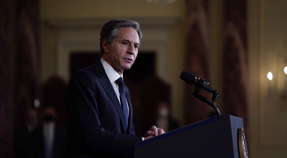 US imposes new sanctions on dozen of Iranian officials, organizations