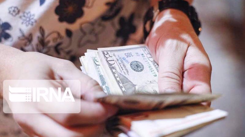 Iran blocks over 700 bank accounts over illegal forex trade