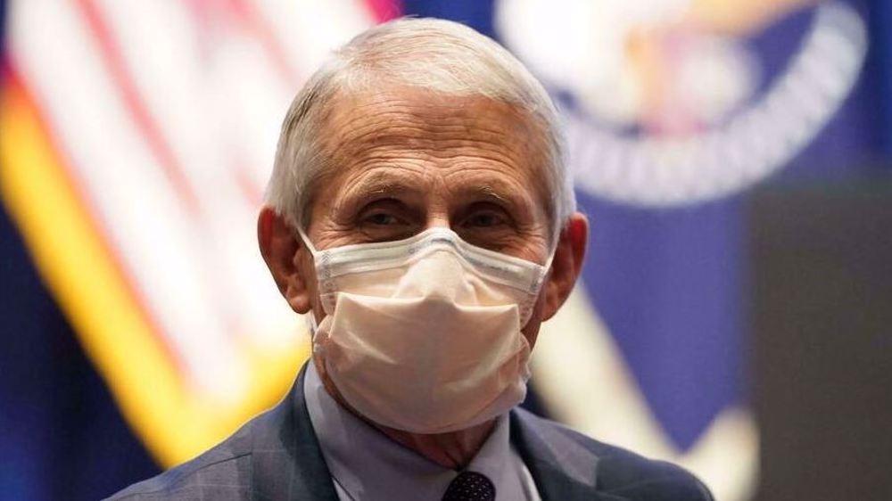 Top US scientist: Omicron appears to be less severe
