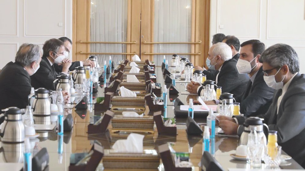 Iran’s foreign minister, IAEA chief discuss cooperation, settlement of issues