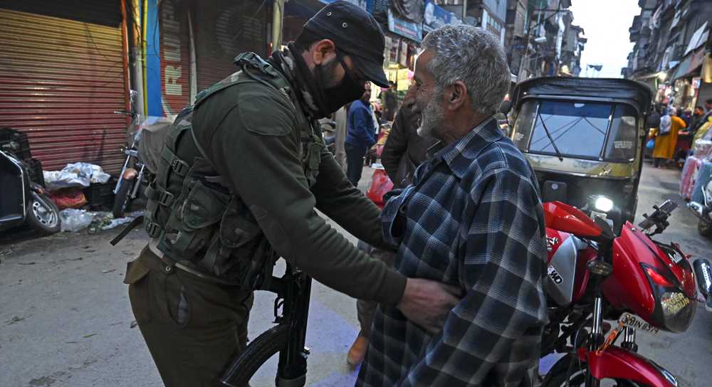 Pakistan, India agree to end firing along Kashmir border