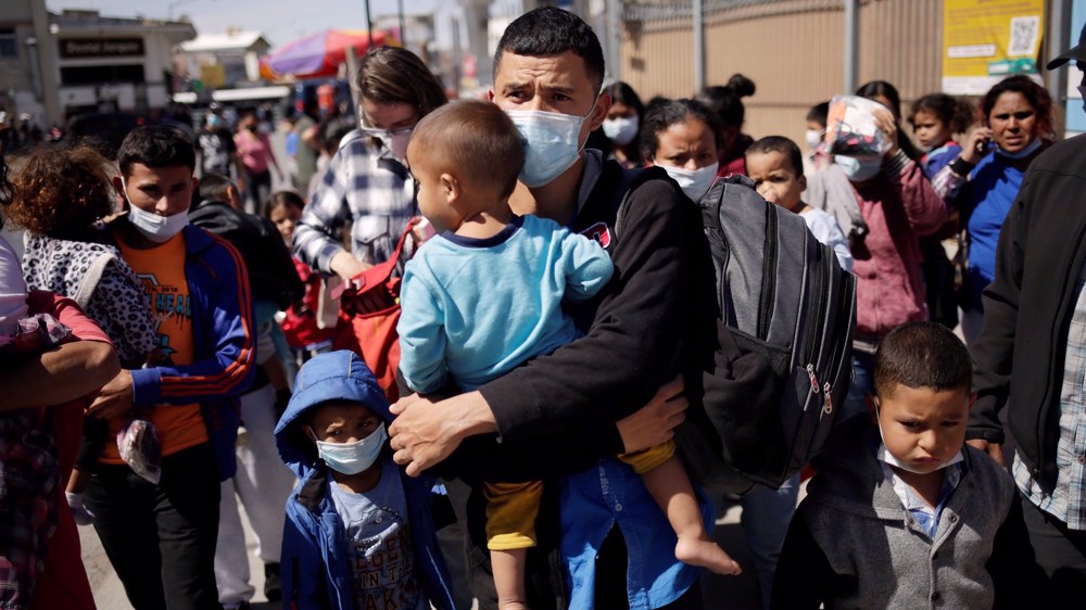 Southwest border crossings on pace for highest levels in 20 years: US official