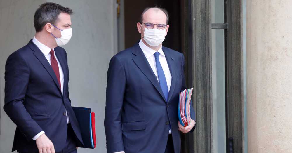 Paris, other cities go into lockdown as epidemic worsens 