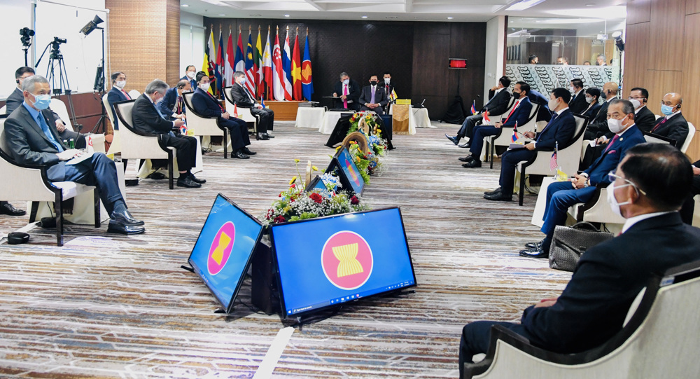 ASEAN reaches consensus on ending Myanmar crisis