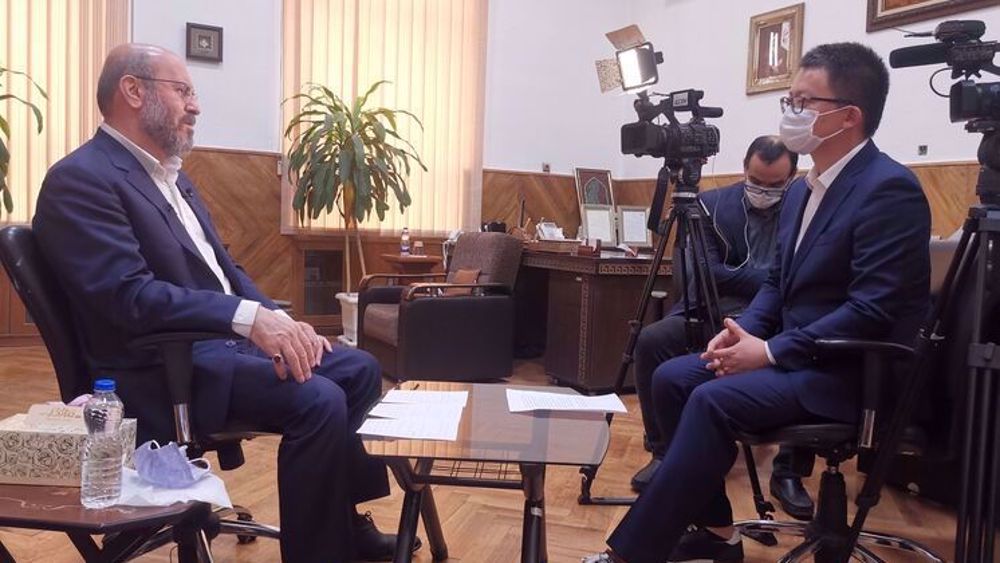 US should stop dragging feet over lifting of all Iran sanctions: Leader's aide 