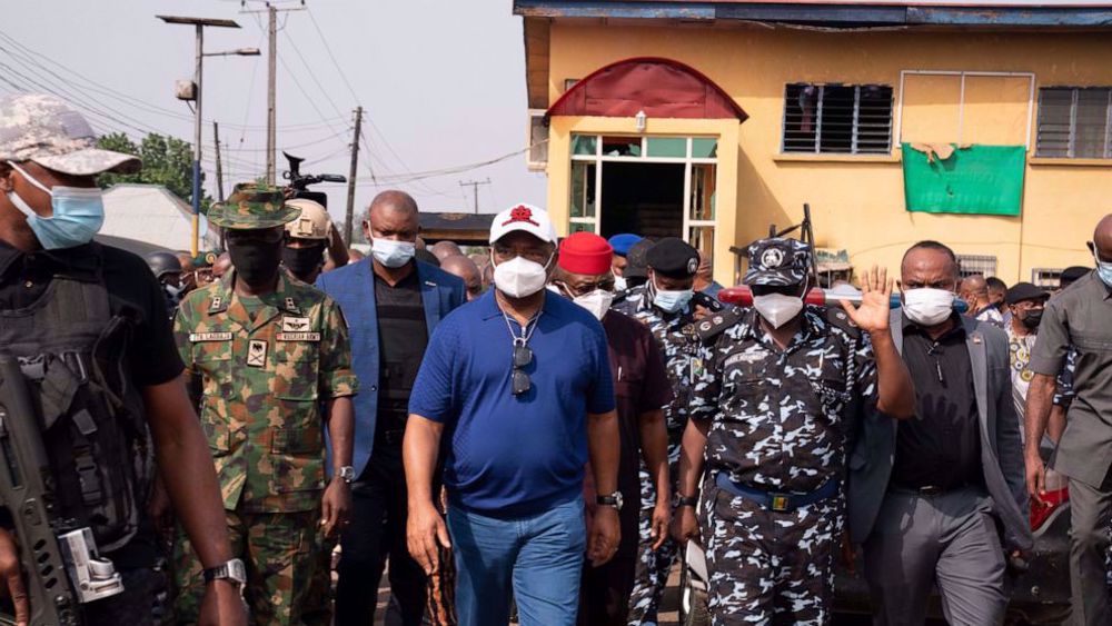 Nigeria launches massive manhunt after brazen prison attack