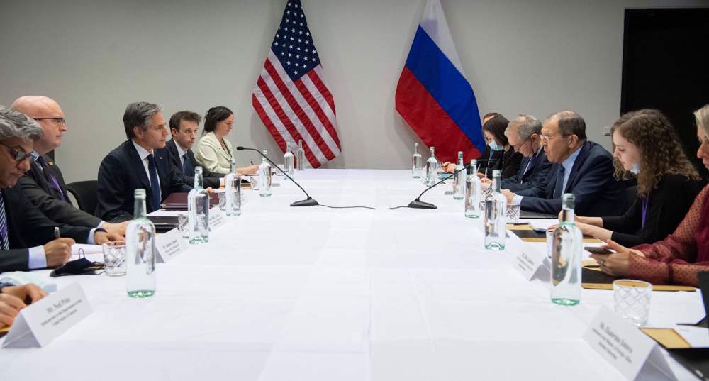 Russia ready to discuss issues with US based on honesty, mutual respect: Lavrov