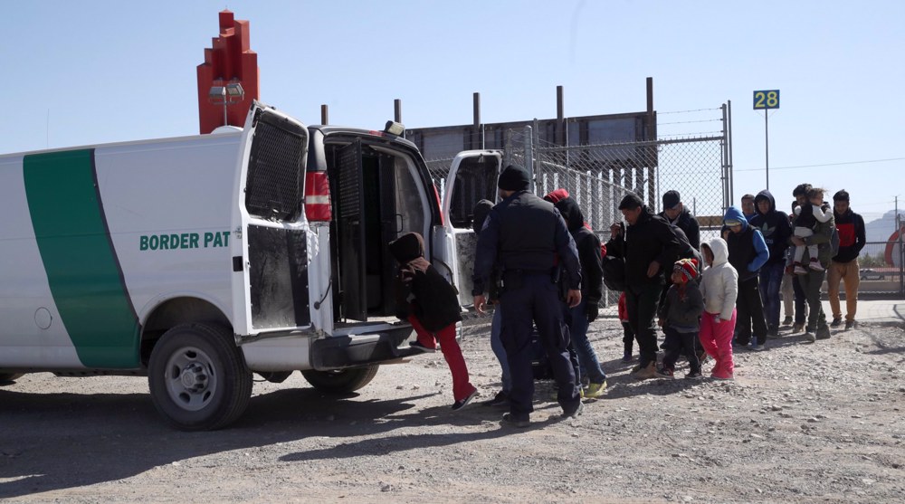Biden mulls reimposing quick deportations of migrant families