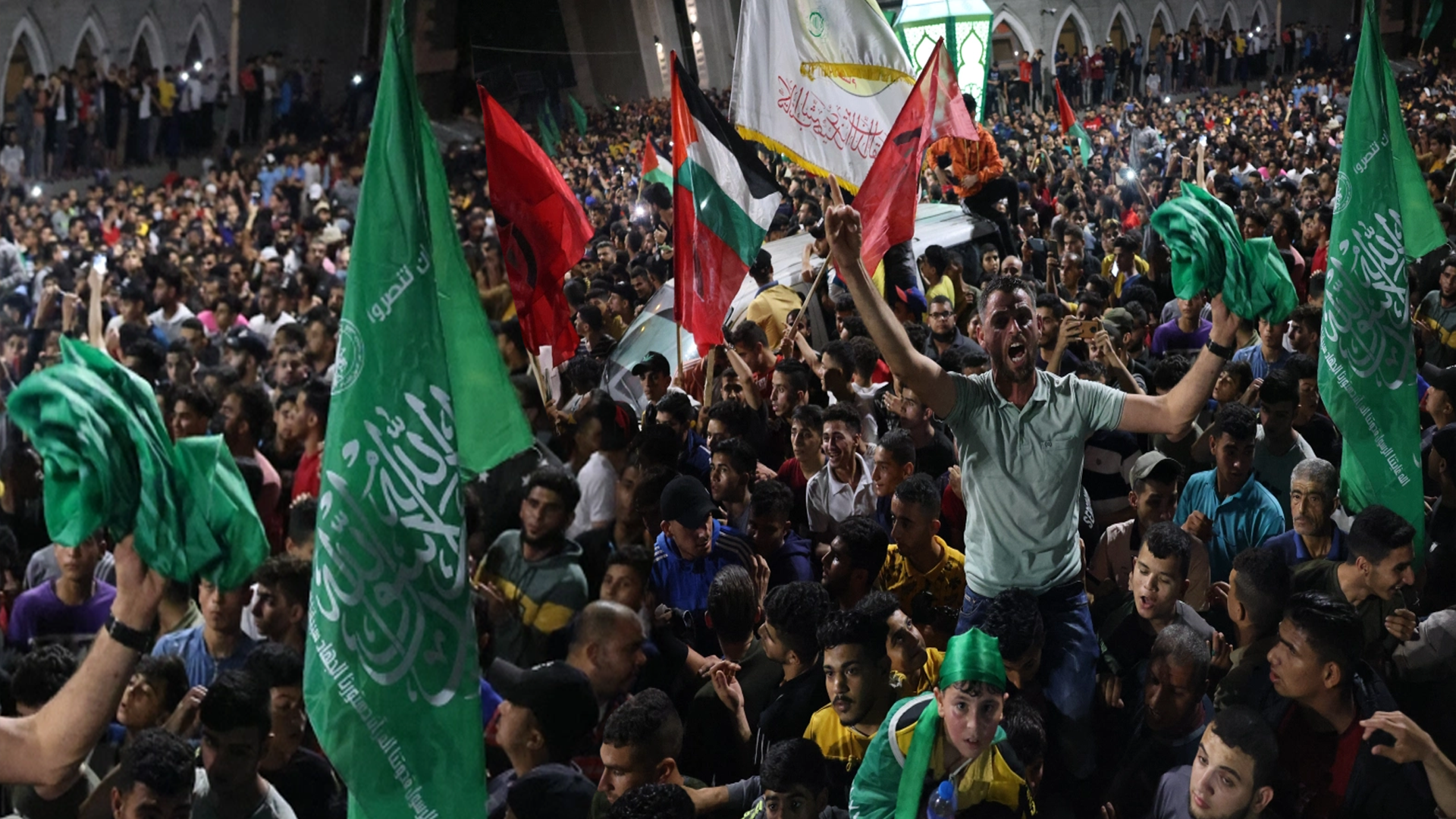 Hamas holds huge festival to celebrate Palestinian victory