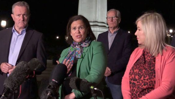 Agreement on Irish language averts Stormont crisis