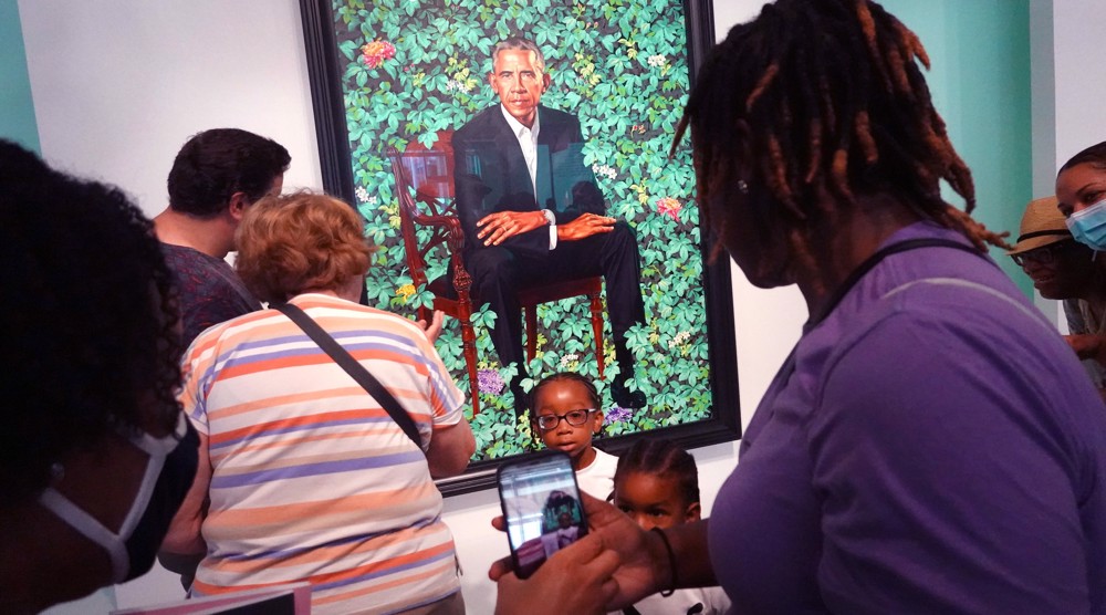 Obama throws his support behind US voter rights bill