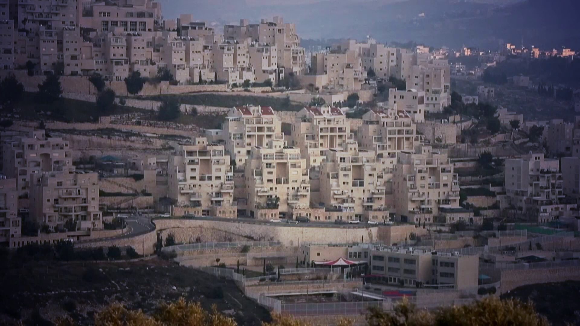 Israel approves more settlement projects on Palestinian land