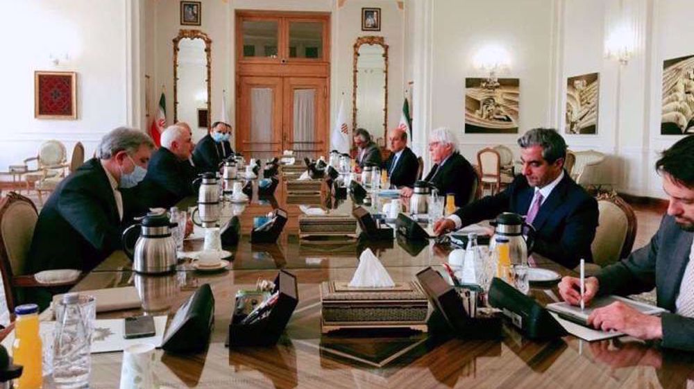 Zarif urges end to Saudi-led war on Yemen at meeting with UN envoy  