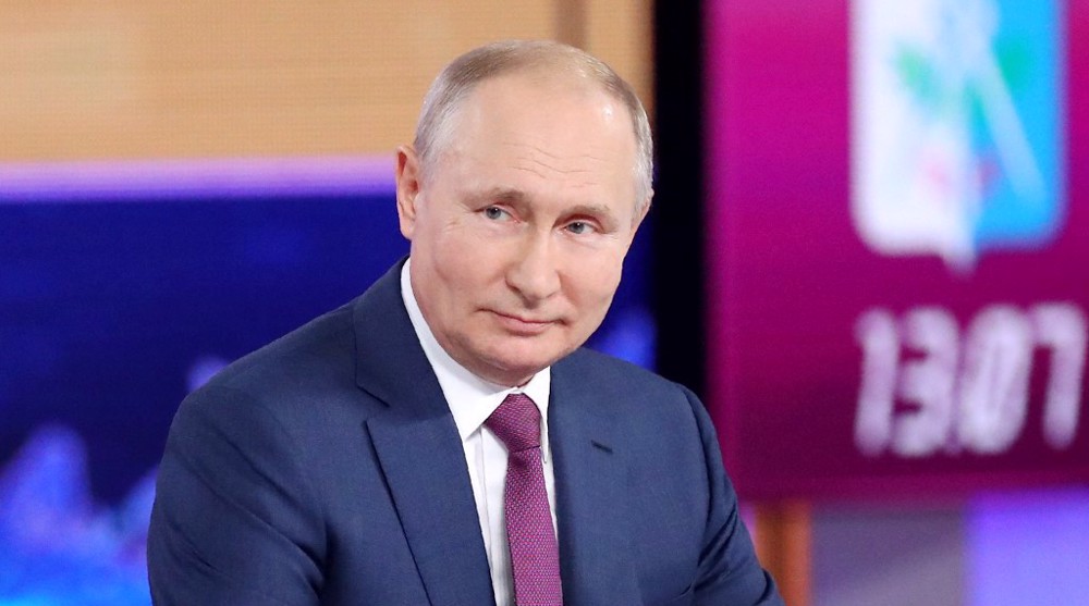 Putin signs law forcing tech giants to open offices in Russia