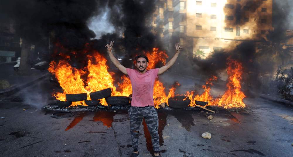 Lebanon spiraling into financial chaos