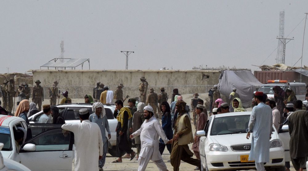 Afghan govt. says retakes Pakistan border crossing; Taliban, Pakistan deny claim