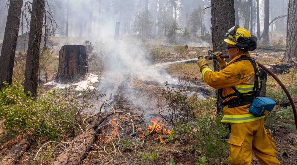 More than 2,100 US firefighters combat blaze in Oregon