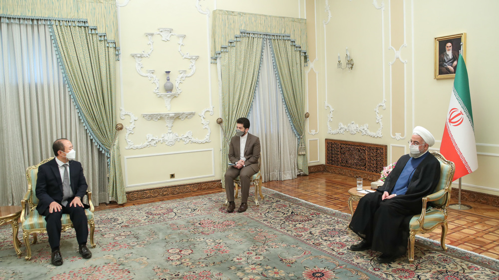 Rouhani urges S Korea to settle banking problems, release Iran’s frozen assets