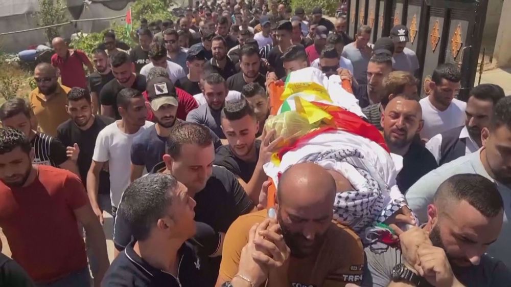 Hundreds attend funeral of Palestinian boy killed by Israeli army 