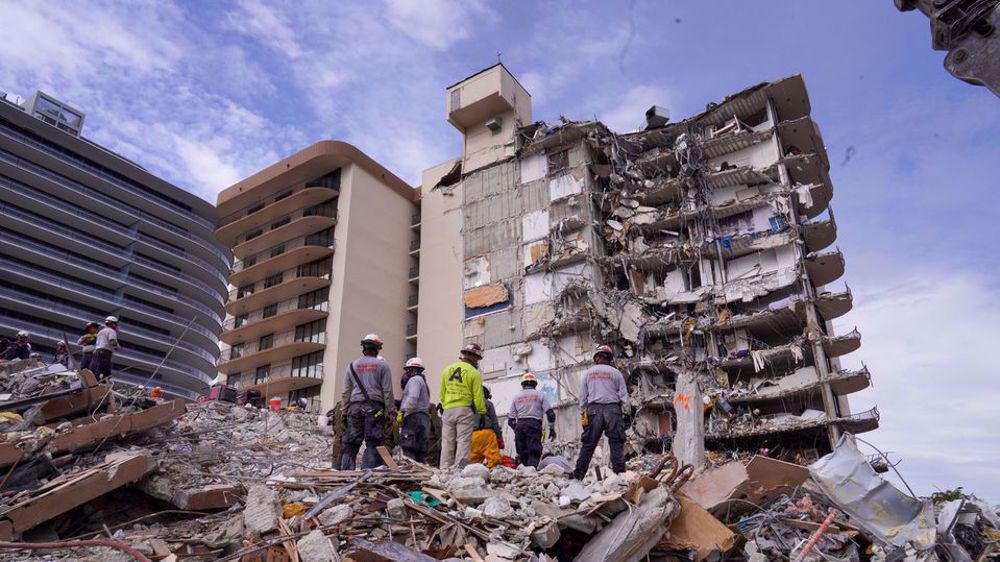 Florida collapse toll now 24, rest of building to be razed soon