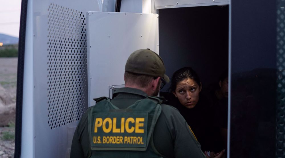 US sues Texas after it blocks transport of migrants in state