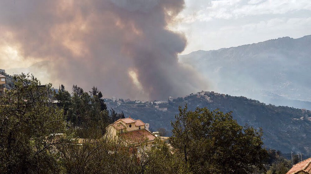 More than 60 killed in Algerian wildfires