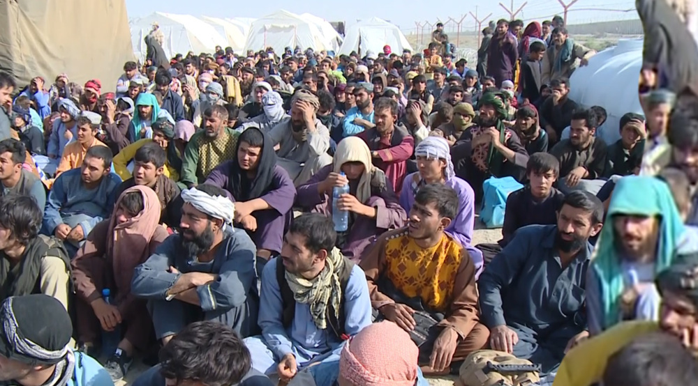 Iran beefs up security along Afghan border amid refugee flow