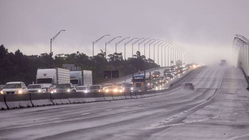 US Gulf Coast residents flee 'extremely dangerous' Hurricane Ida