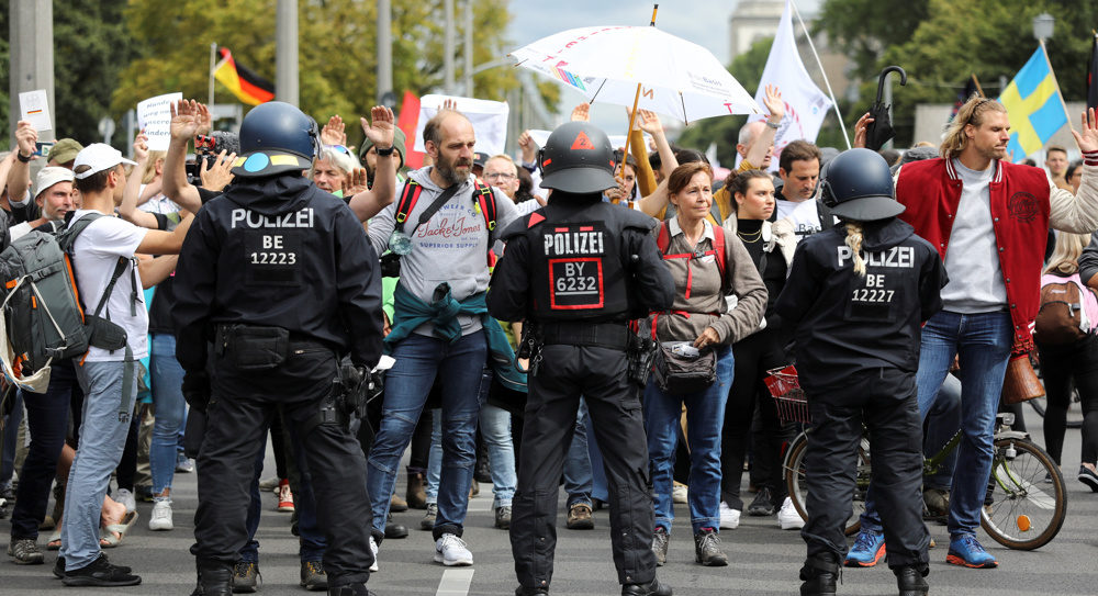 Thousands march in Berlin against COVID-19 regulations