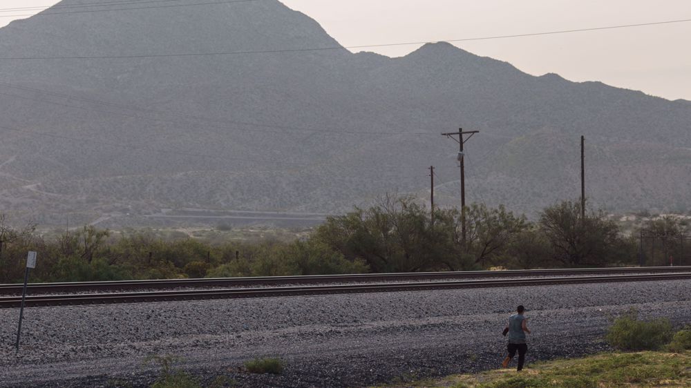 US arrested record number of children at Mexican border 