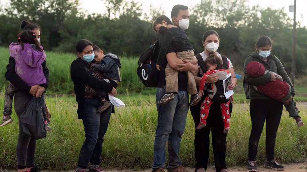 Judge blocks Texas governor's order preventing transport of migrants