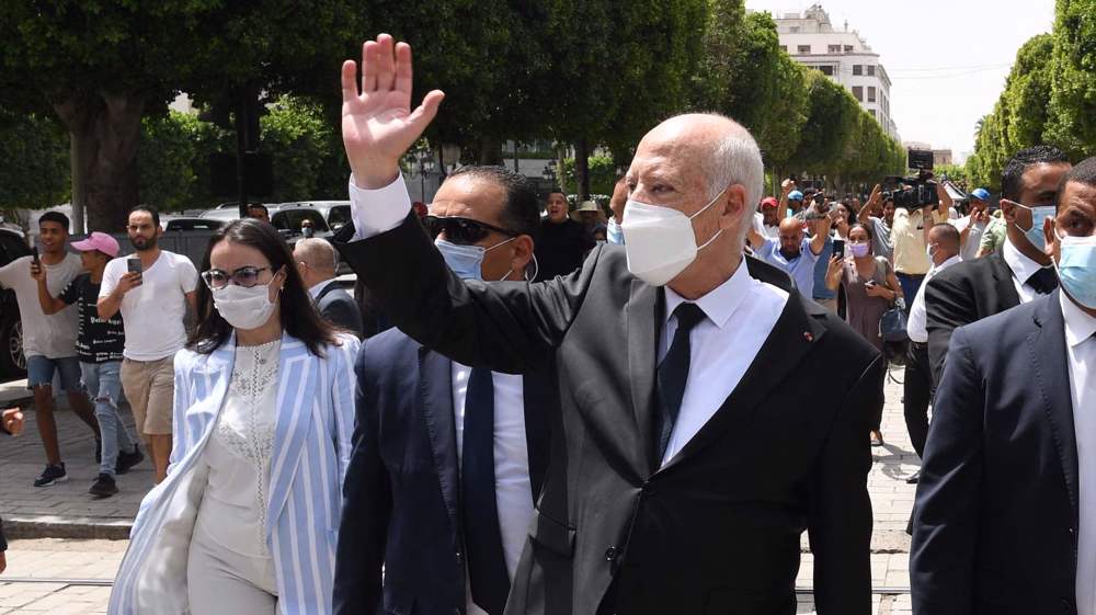  Tunisian president vows to amend constitution, form new govt.