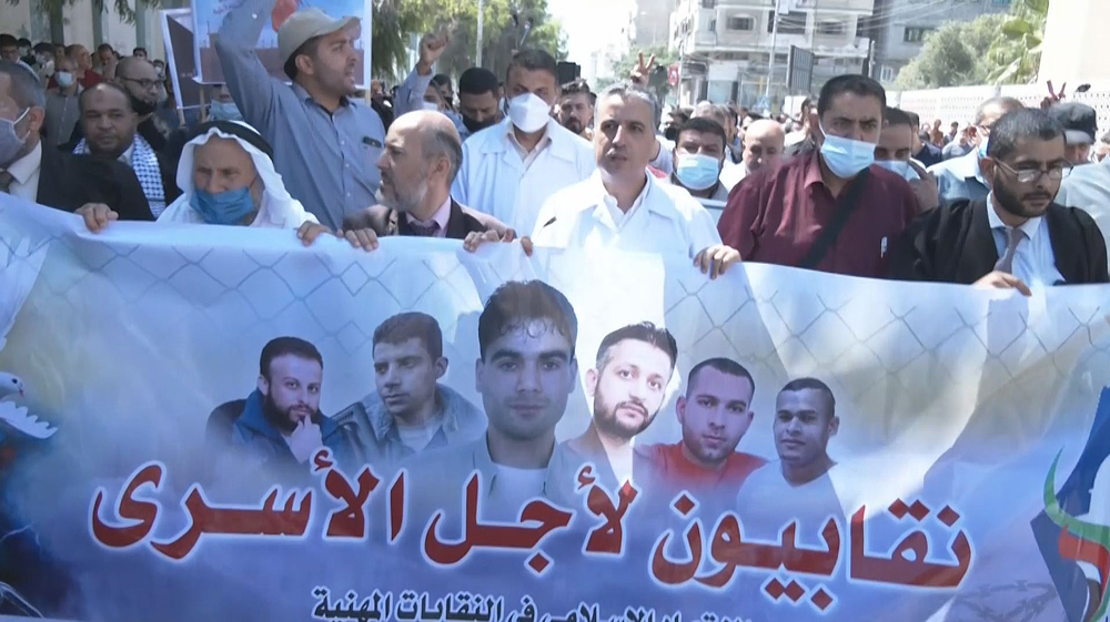 Palestinians urge Israel to end violating inmates’ basic rights
