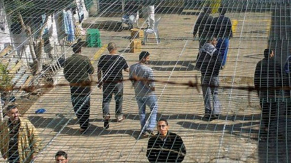 Gazans express solidarity with Palestinian prisoners in Israeli jails