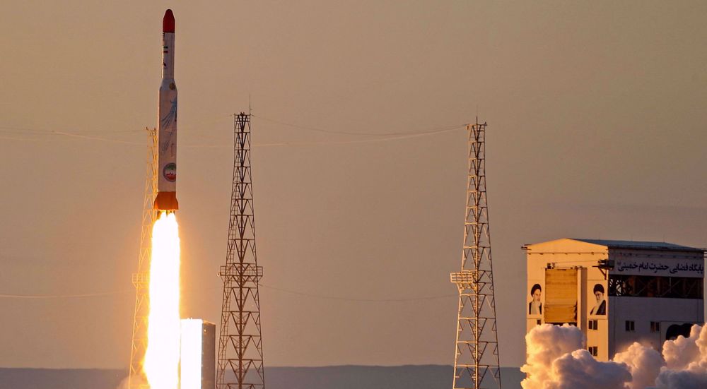 IRGC cmdr.: Iran successfully tests first satellite carrier using solid fuel
