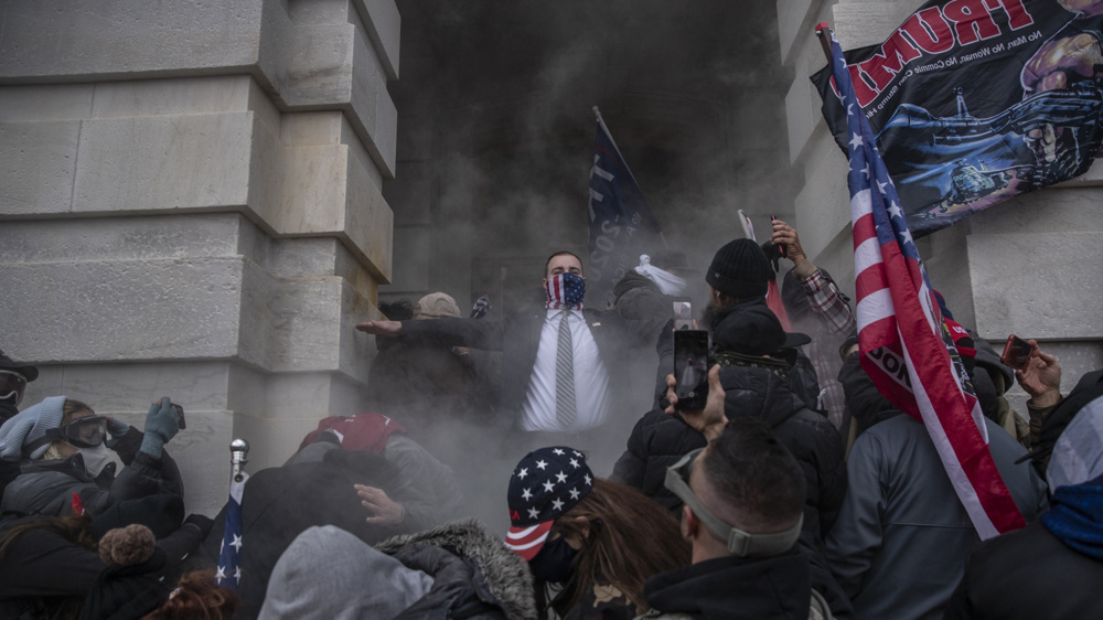One in 3 Americans say violence against government sometimes justified: Poll