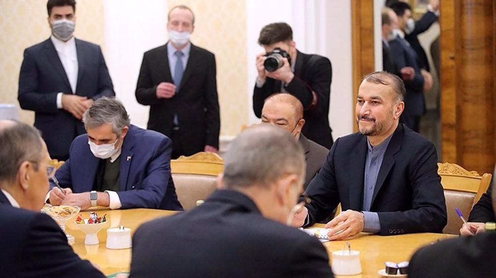 Iran, Russia foreign ministers reaffirm determination to bolster ties in all areas