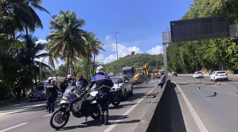 Fresh anti-French unrest hits Guadeloupe, one police officer injured 