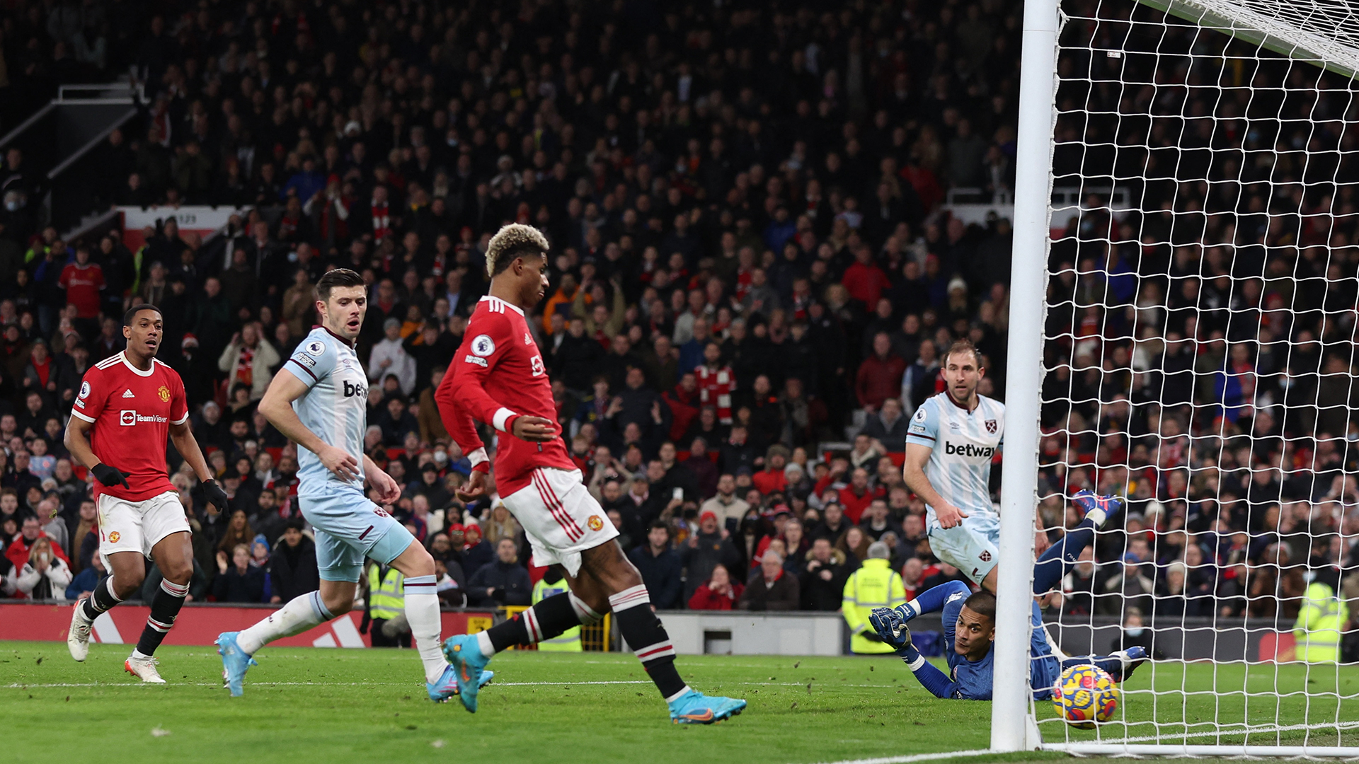 English Premier League: Manchester United 1-0 West Ham United 