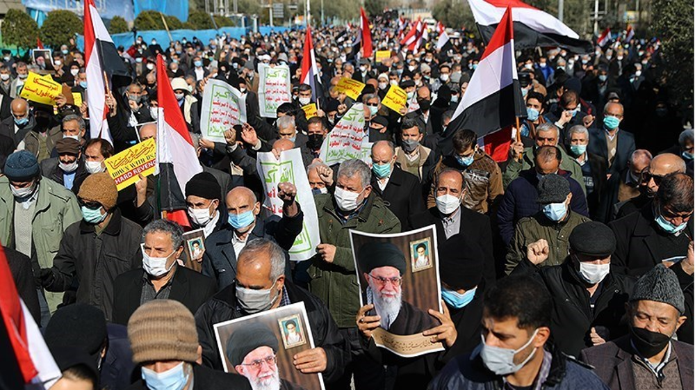 Iranians rally to support Yemenis, urge swift end to Saudi crimes