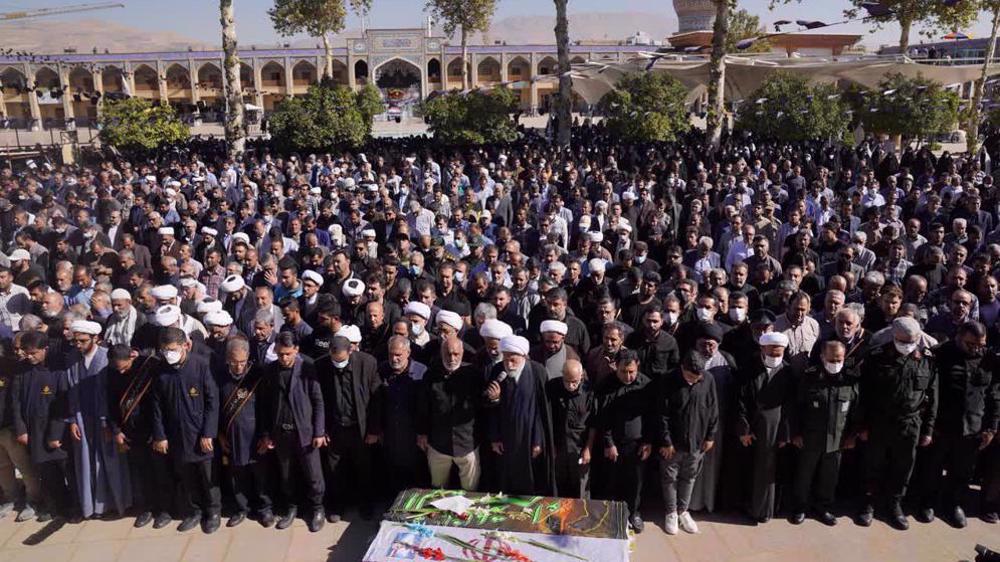 L'Iran fait ses adieux aux martyrs de Chiraz  