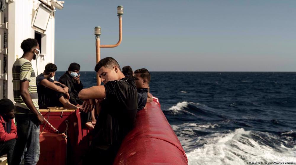 France warns Italy of 'severe consequences' for rejecting migrants 