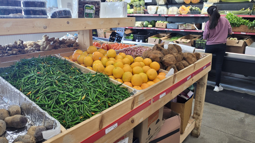 Canadians eating less, stockpiling food amid highest inflation in 41 years 