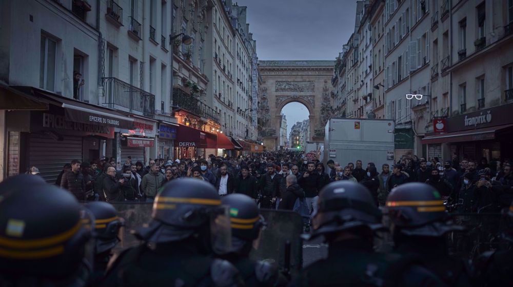 Iran: French police must show self-restraint in dealing with peaceful protests