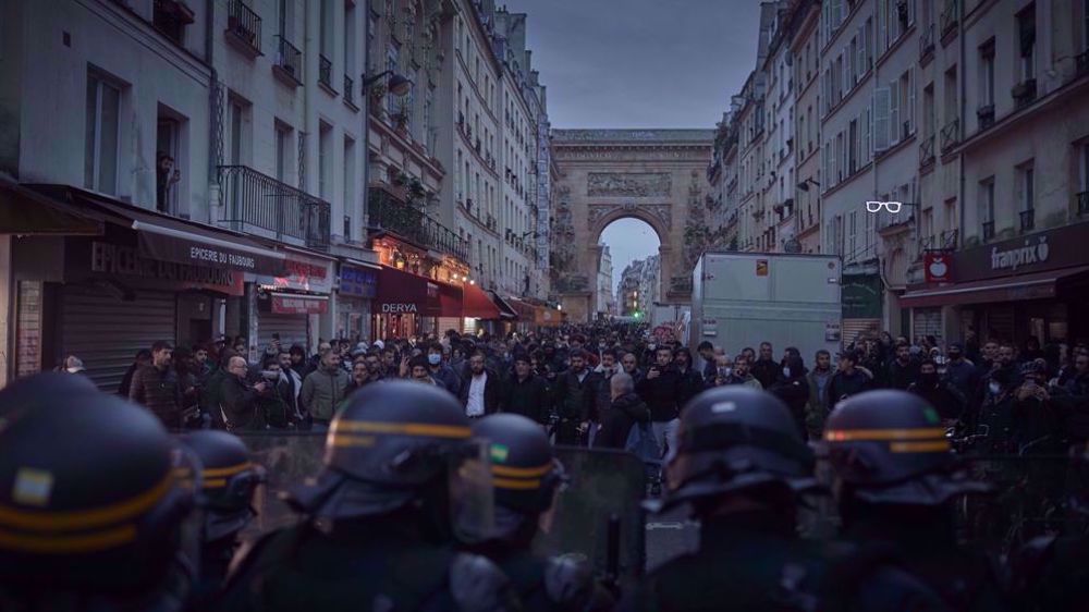 L’Iran critique le comportement brutal de la police française 