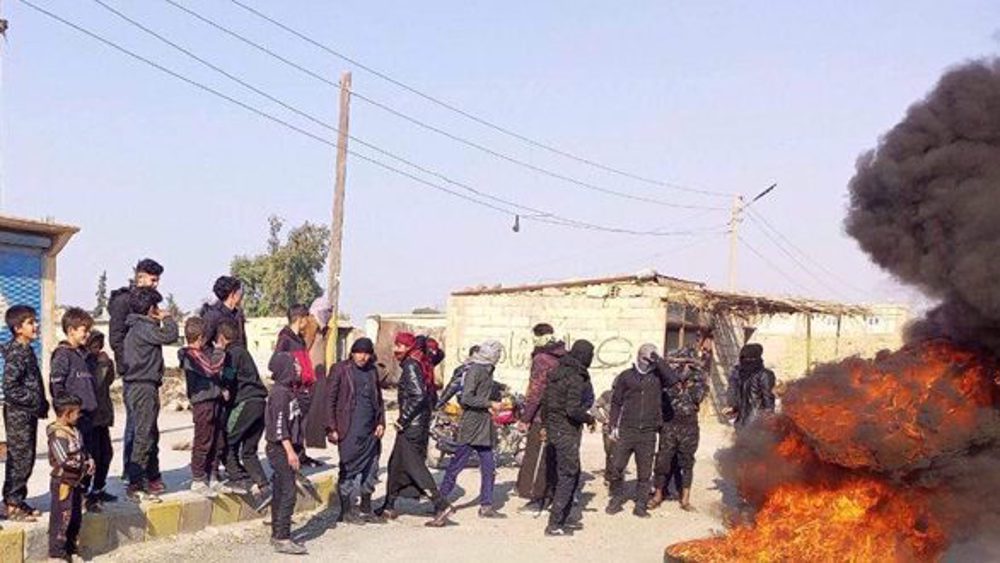 Syria protesters call for expulsion of US occupation troops, allied militants 