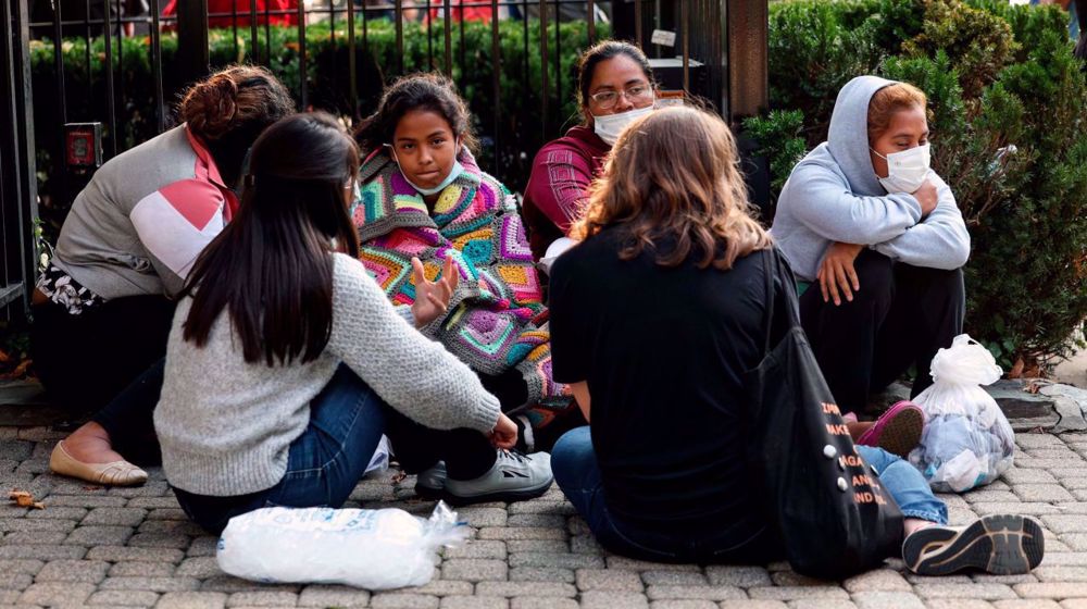 Busloads of migrants dropped off in DC amid freezing temperatures