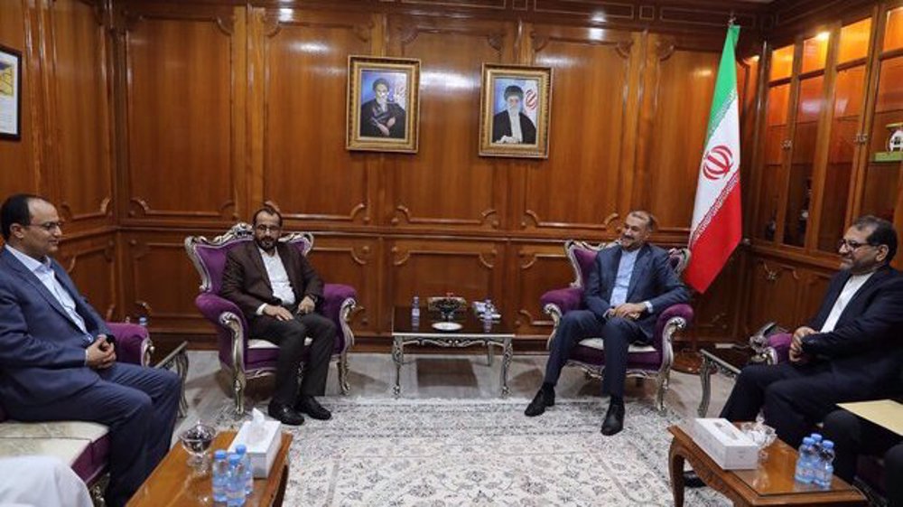 Iranian FM calls for lifting of Saudi-led coalition’s blockade of Yemen