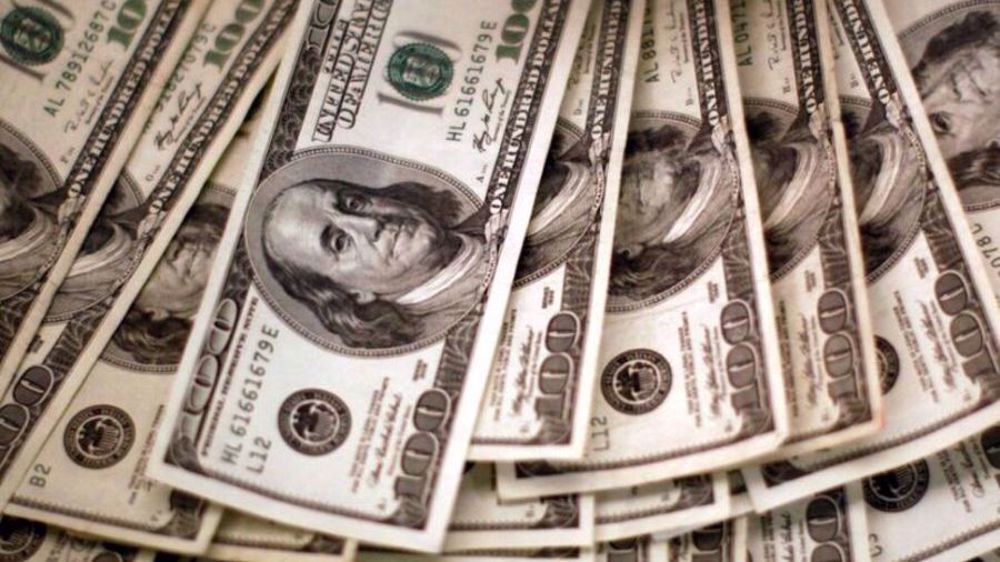 Dollar sinks vs rial after Iran appoints new c.bank chief