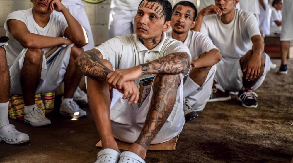 US federal prisons on lockdown after 2 inmates killed